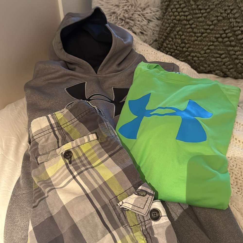 Youth Under Armour Sweatshirt and t-shirt and Cargo Shortsts